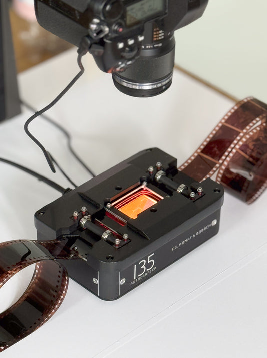 135 Autocarrier. Automatic 35mm scanning system.